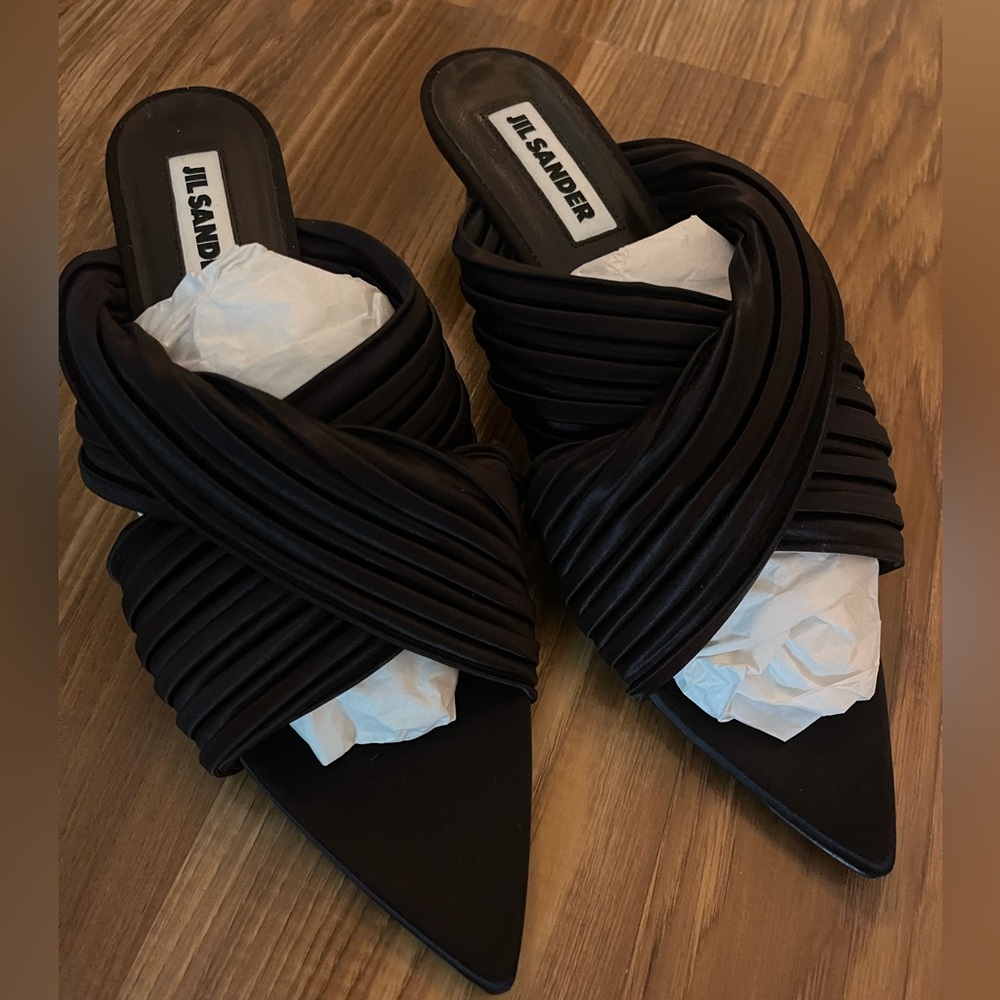 Jil Sander Pleated Crossover Strap Mule (39)